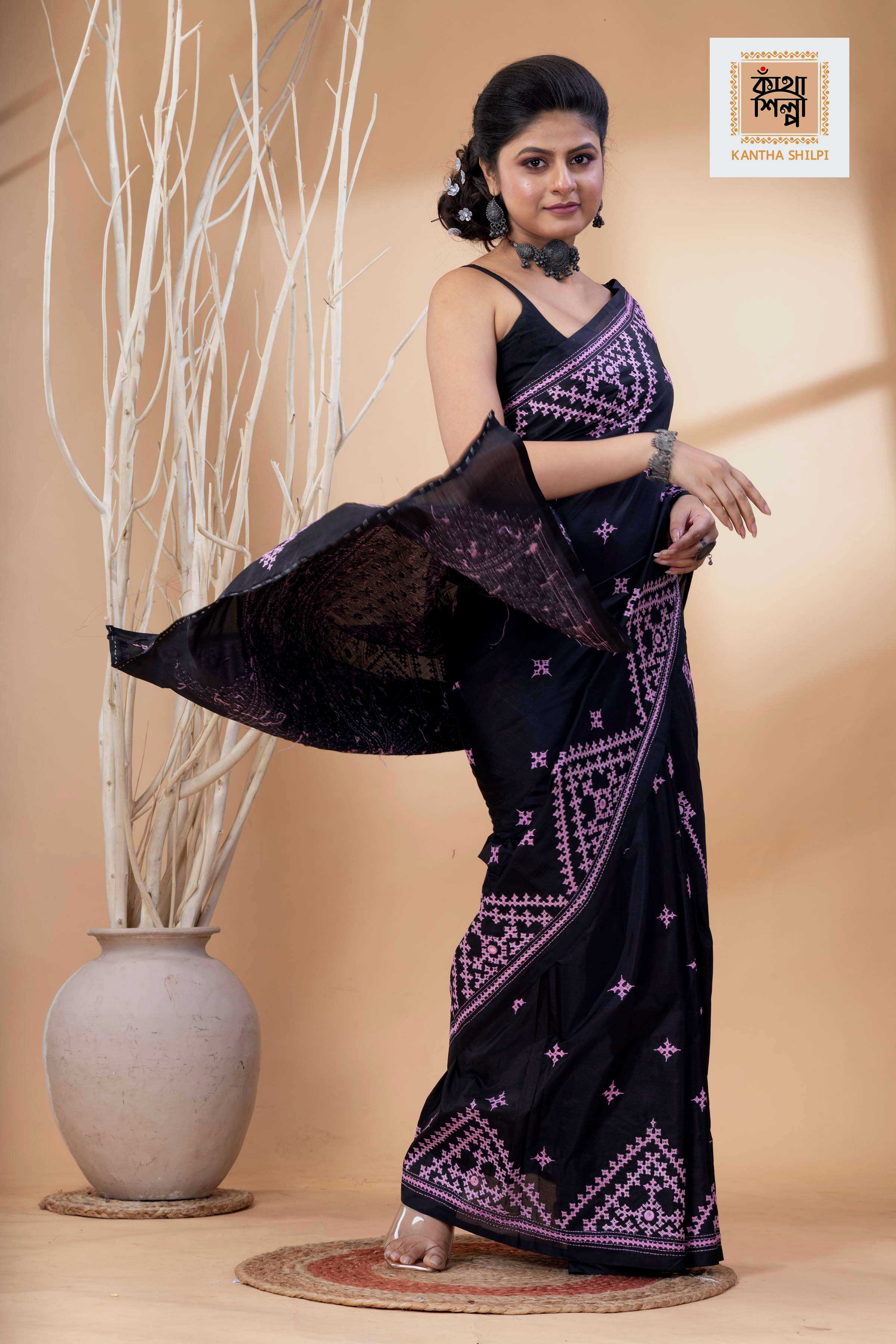 Black Bangalore Silk Pink Thread Work Gujrati Stitch Saree