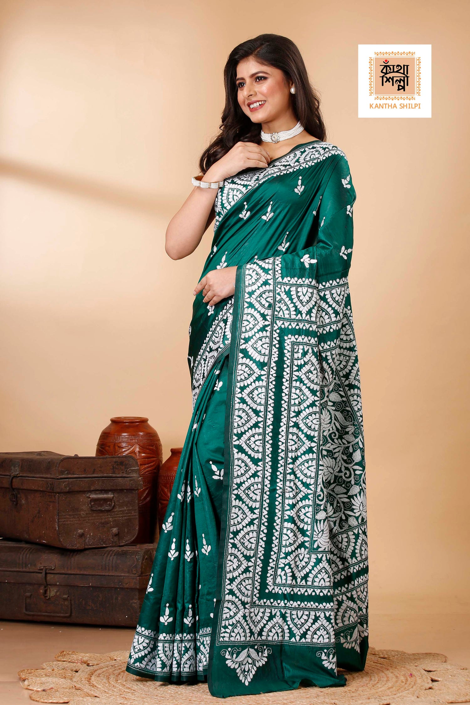 Green Pure Bangalore Silk White Color Thread Work Floral Motif Kantha Stitch Saree