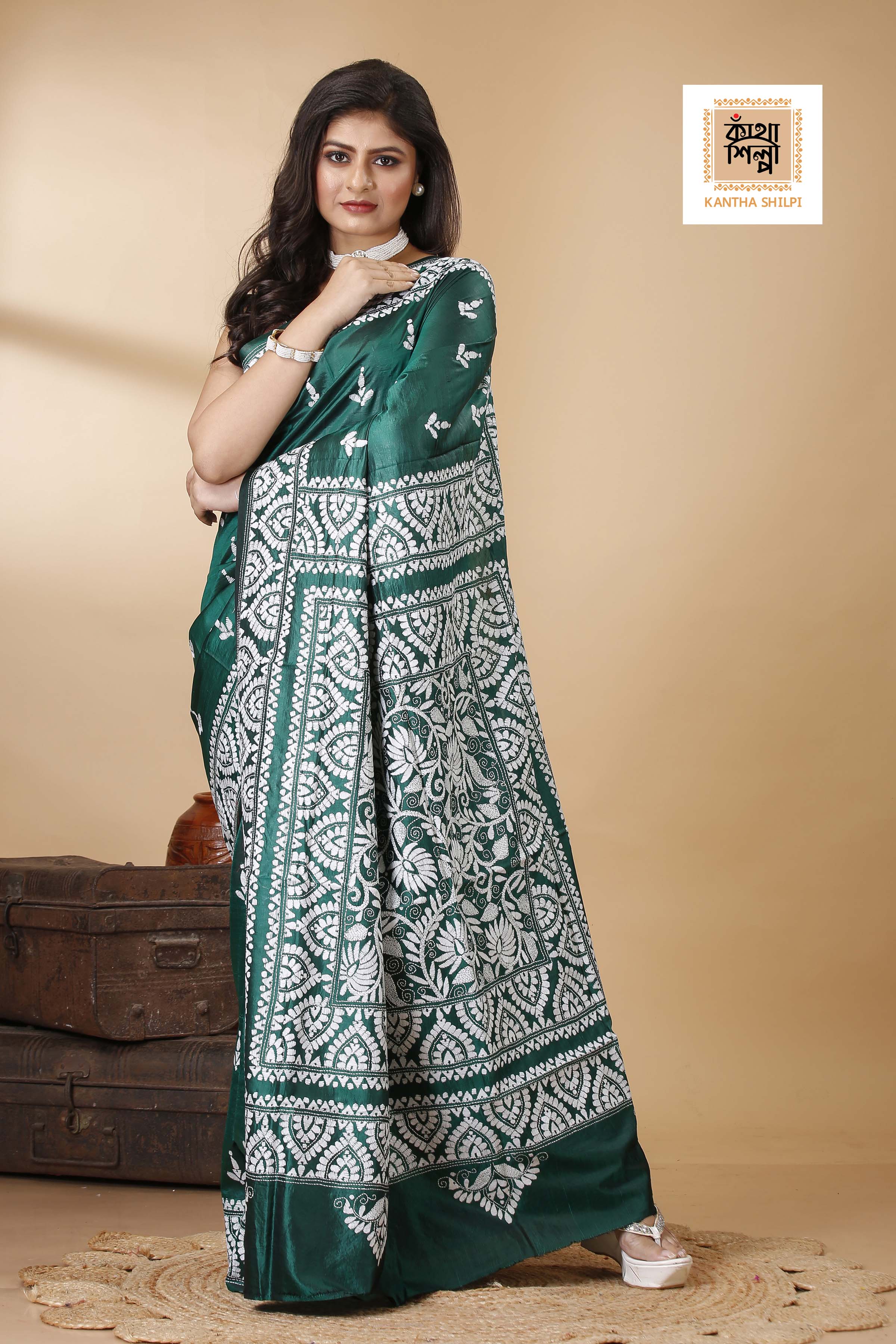 Green Pure Bangalore Silk White Color Thread Work Floral Motif Kantha Stitch Saree