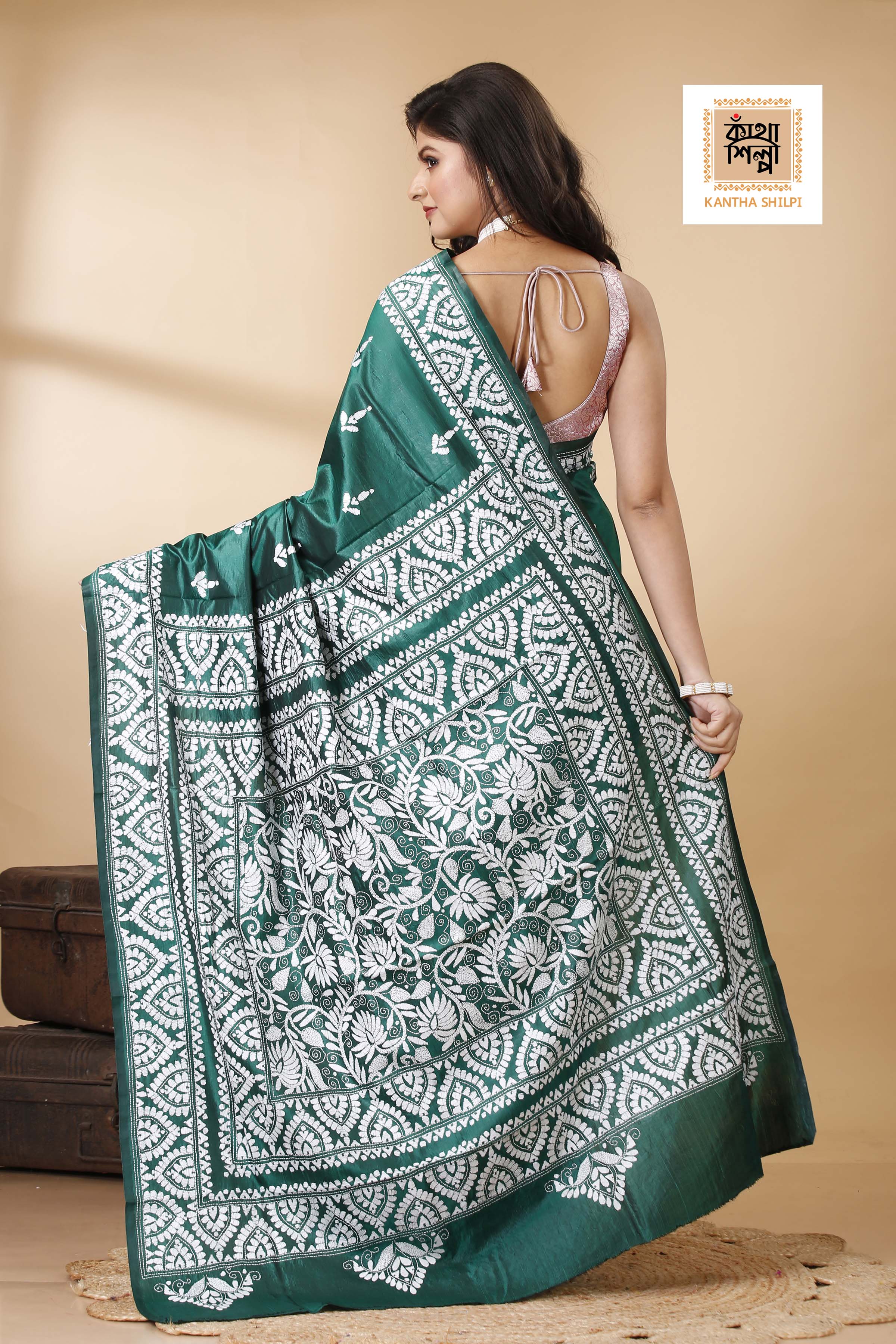 Green Pure Bangalore Silk White Color Thread Work Floral Motif Kantha Stitch Saree