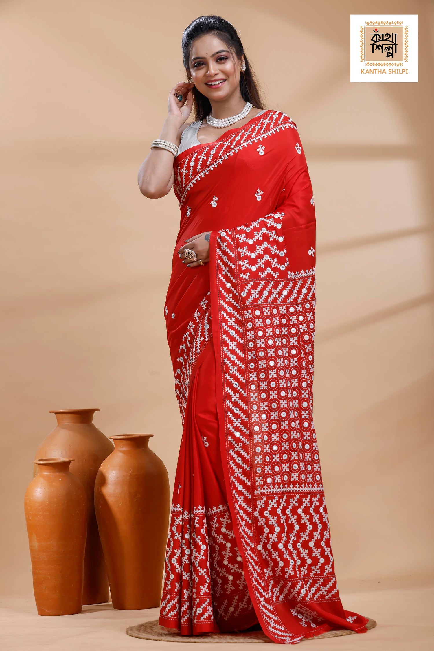 Red Bangalore Silk White Color Thread Work Gujrati Stitch Saree
