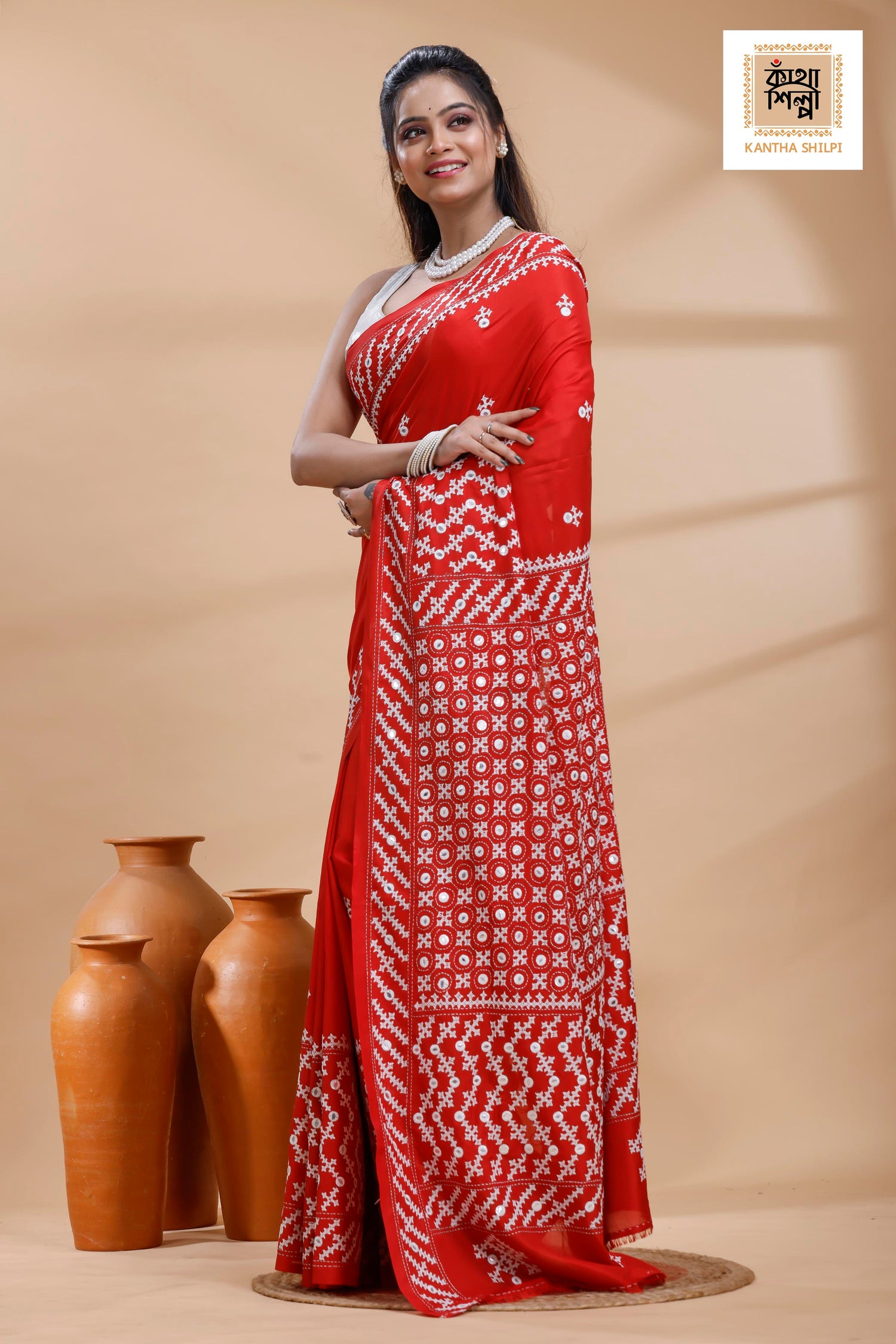 Red Bangalore Silk White Color Thread Work Gujrati Stitch Saree