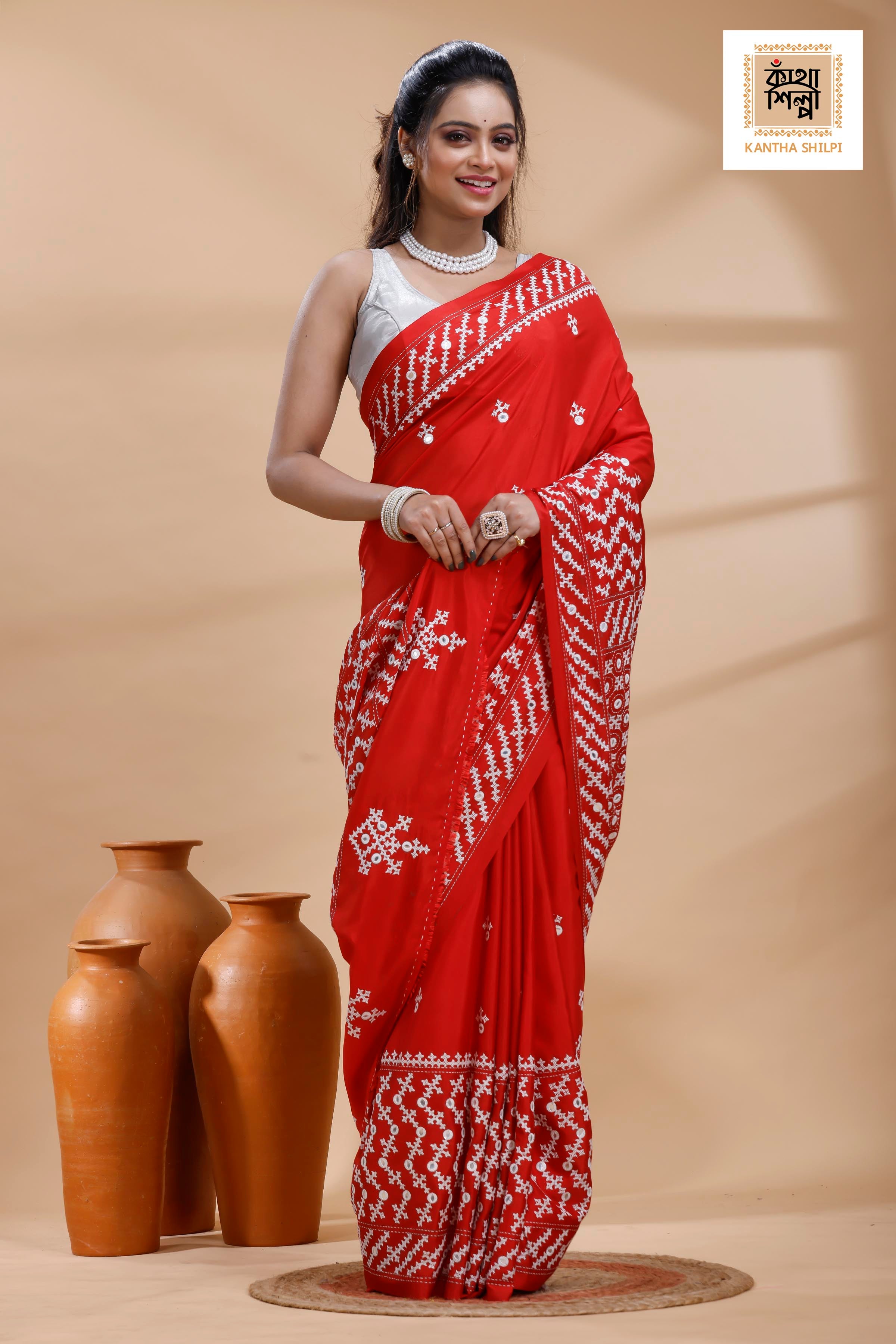 Red Bangalore Silk White Color Thread Work Gujrati Stitch Saree