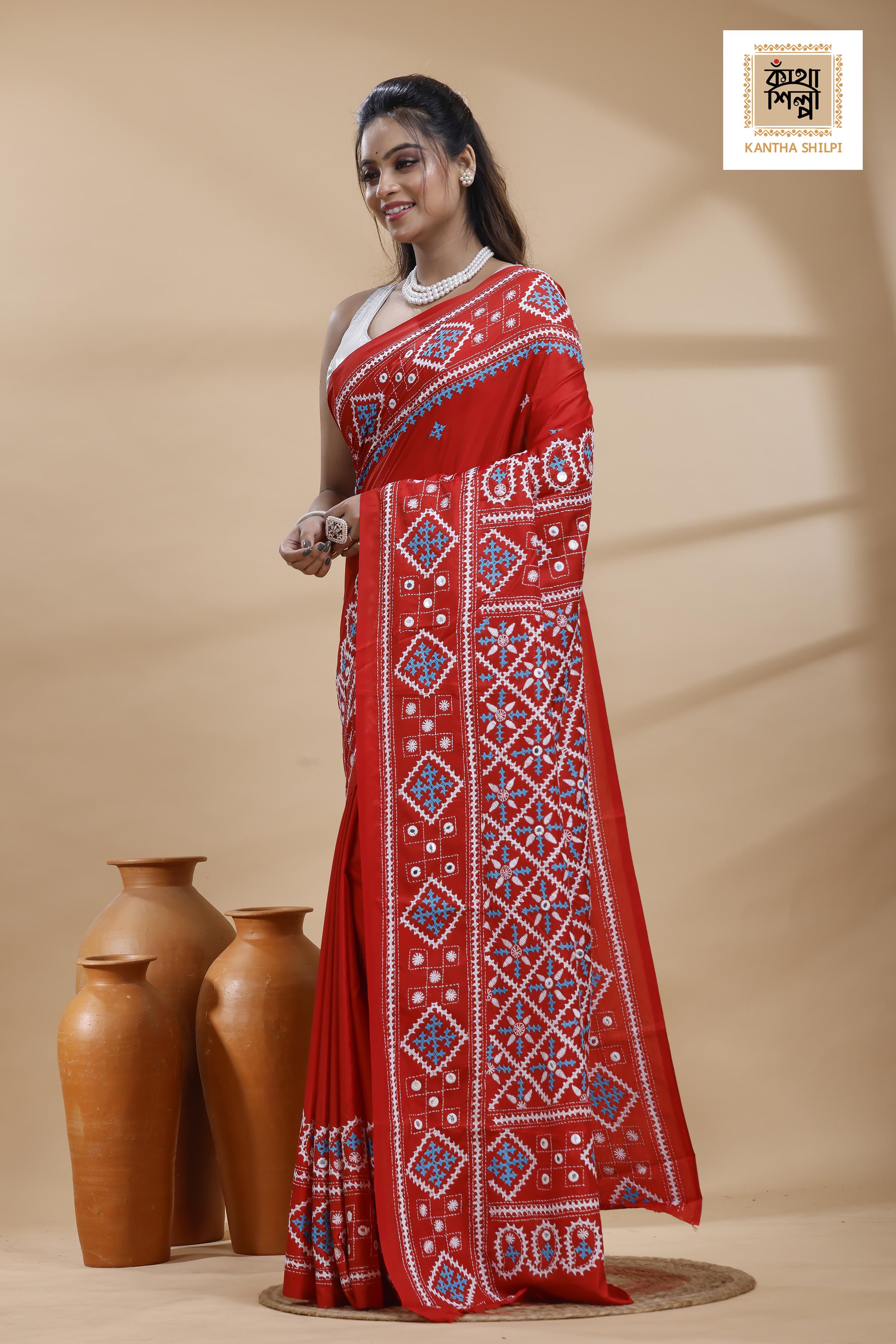 Red Bangalore Silk White-blue color Thread Work Gujrati Stitch Saree