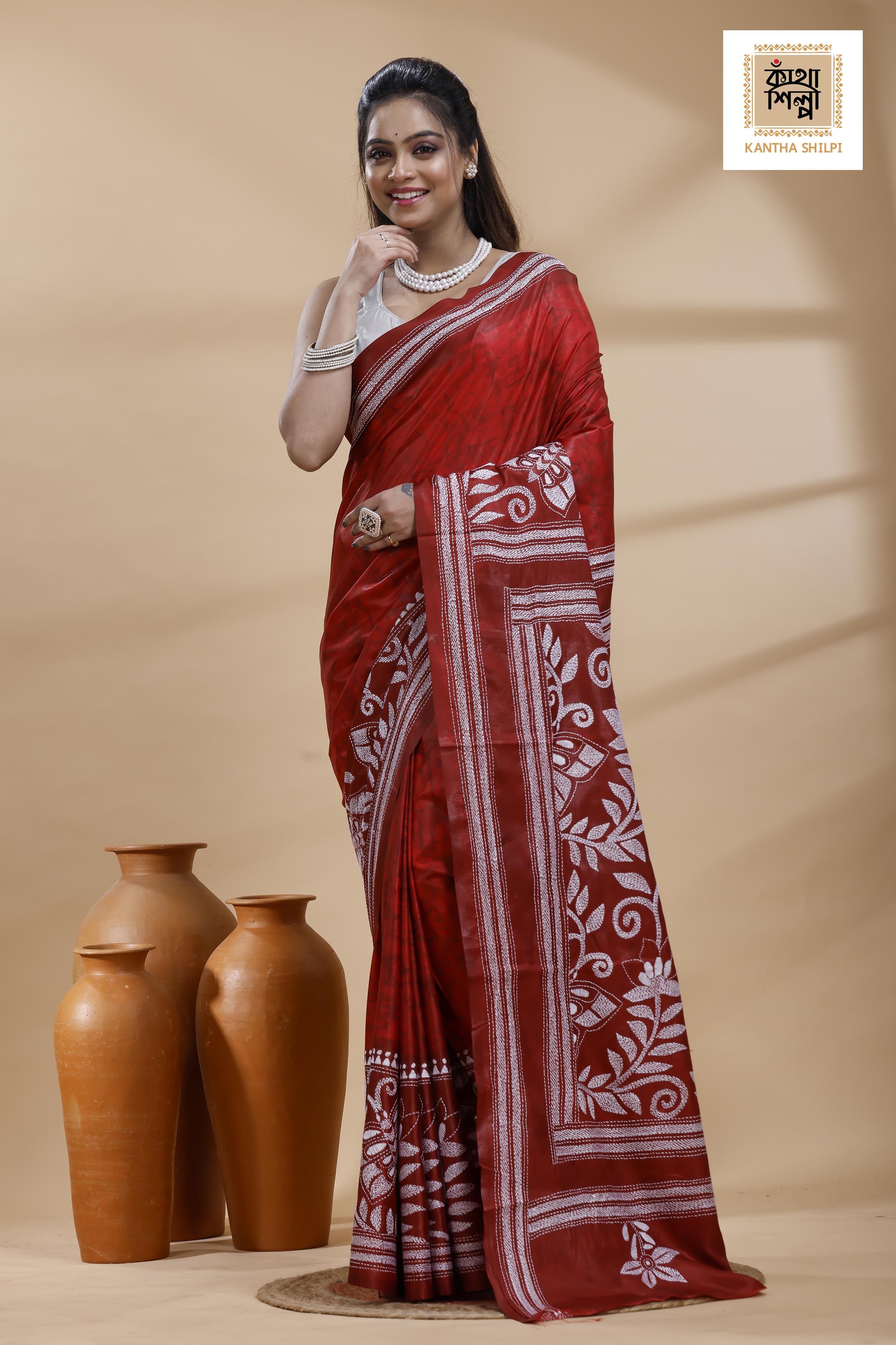 Red Color Bangalore Silk White Color Thread Work Batik Kantha Stitch Saree