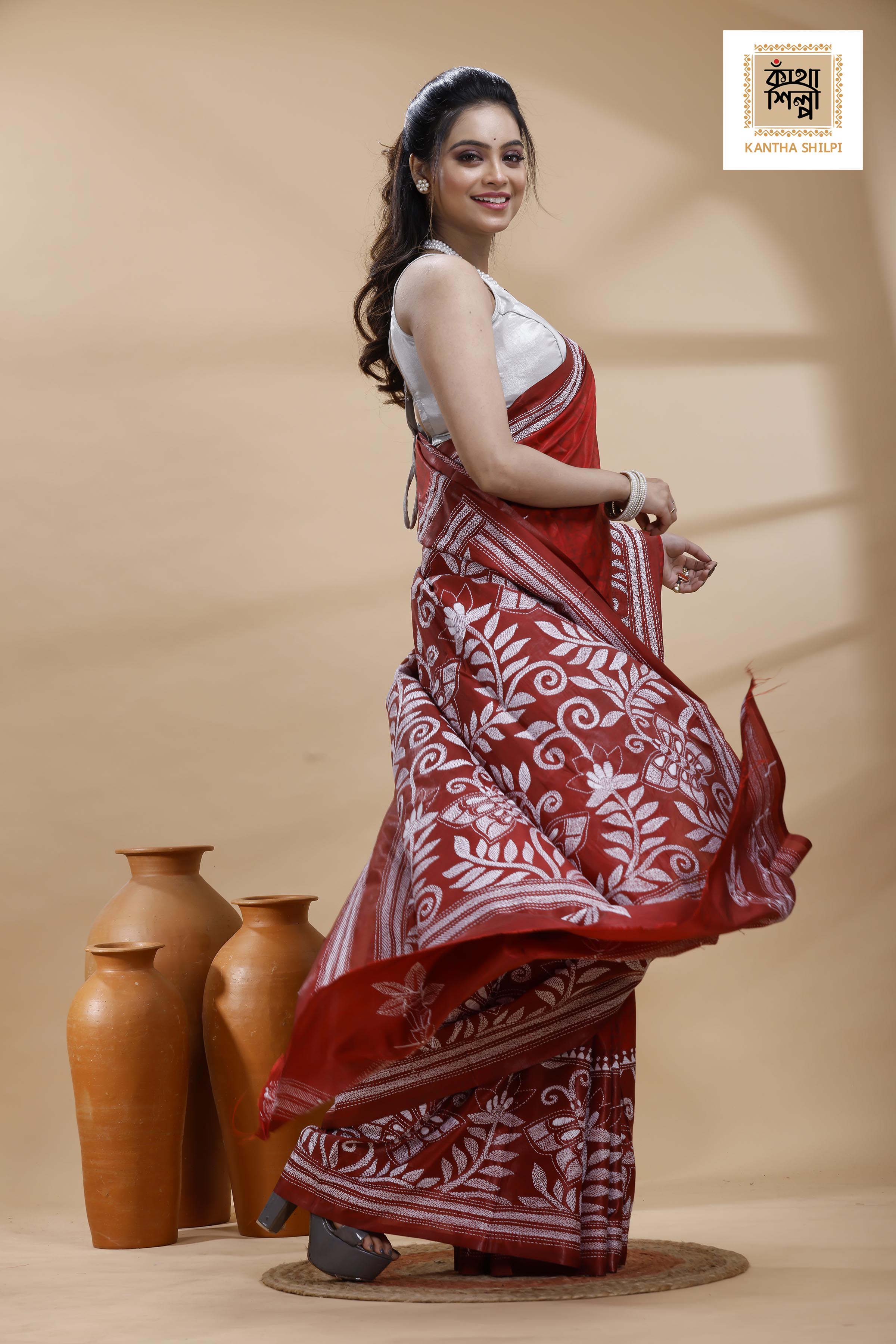 Red Color Bangalore Silk White Color Thread Work Batik Kantha Stitch Saree
