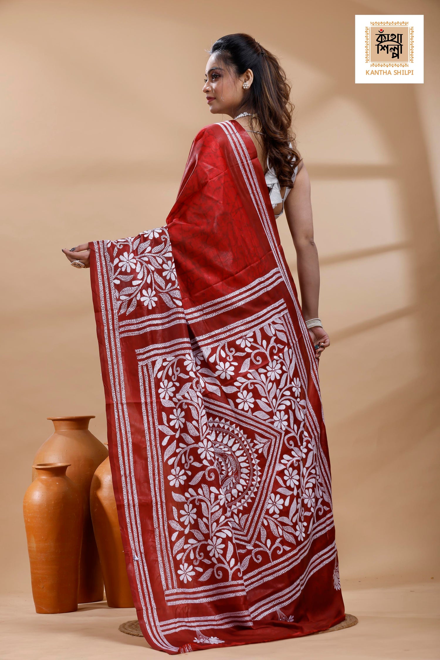 Red Color Bangalore Silk White Color Thread Work Batik Kantha Stitch Saree